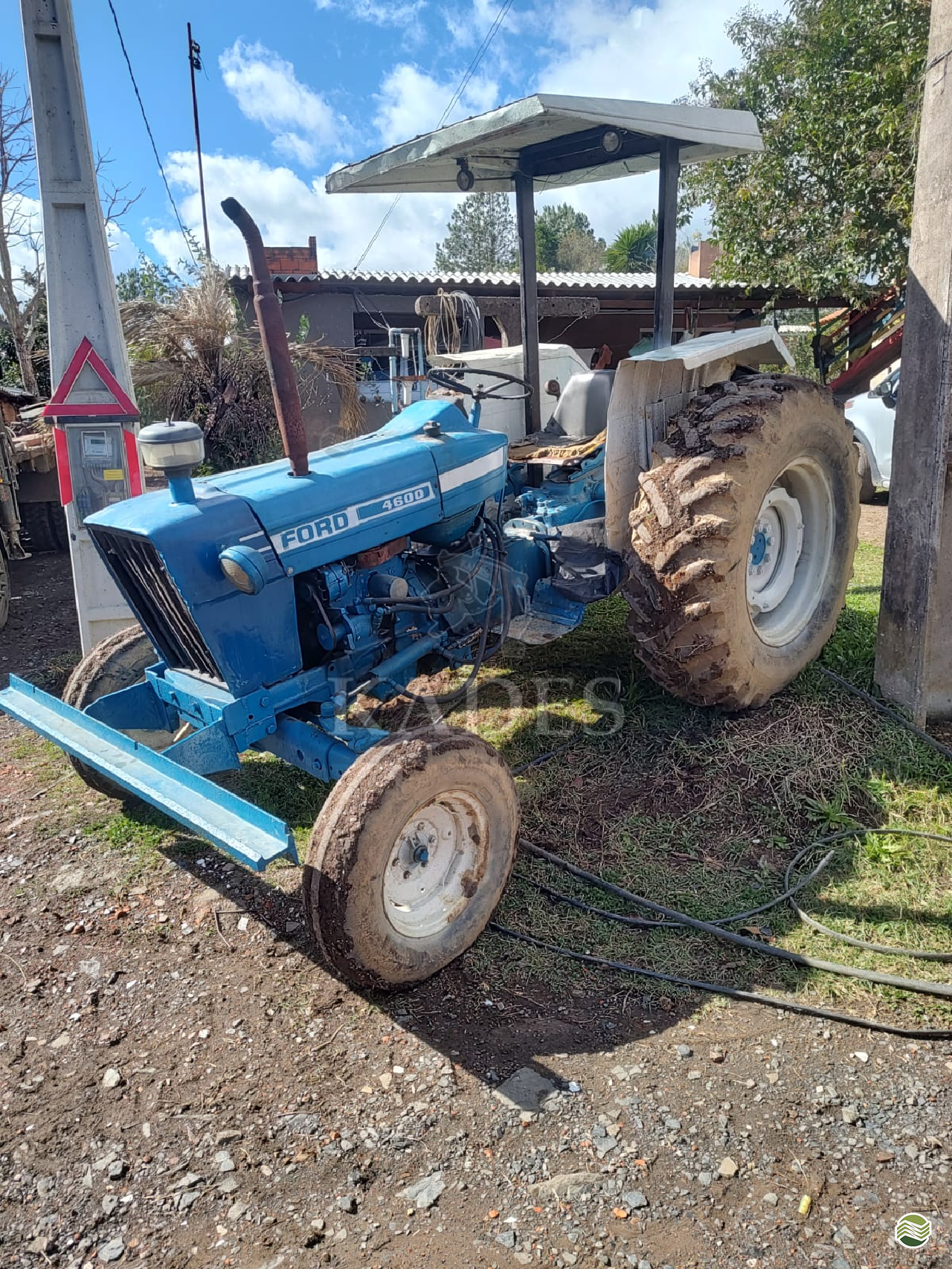 TRATOR FORD FORD 4600 Tração 4x2 Kades Central De Máquinas CACADOR SANTA CATARINA SC